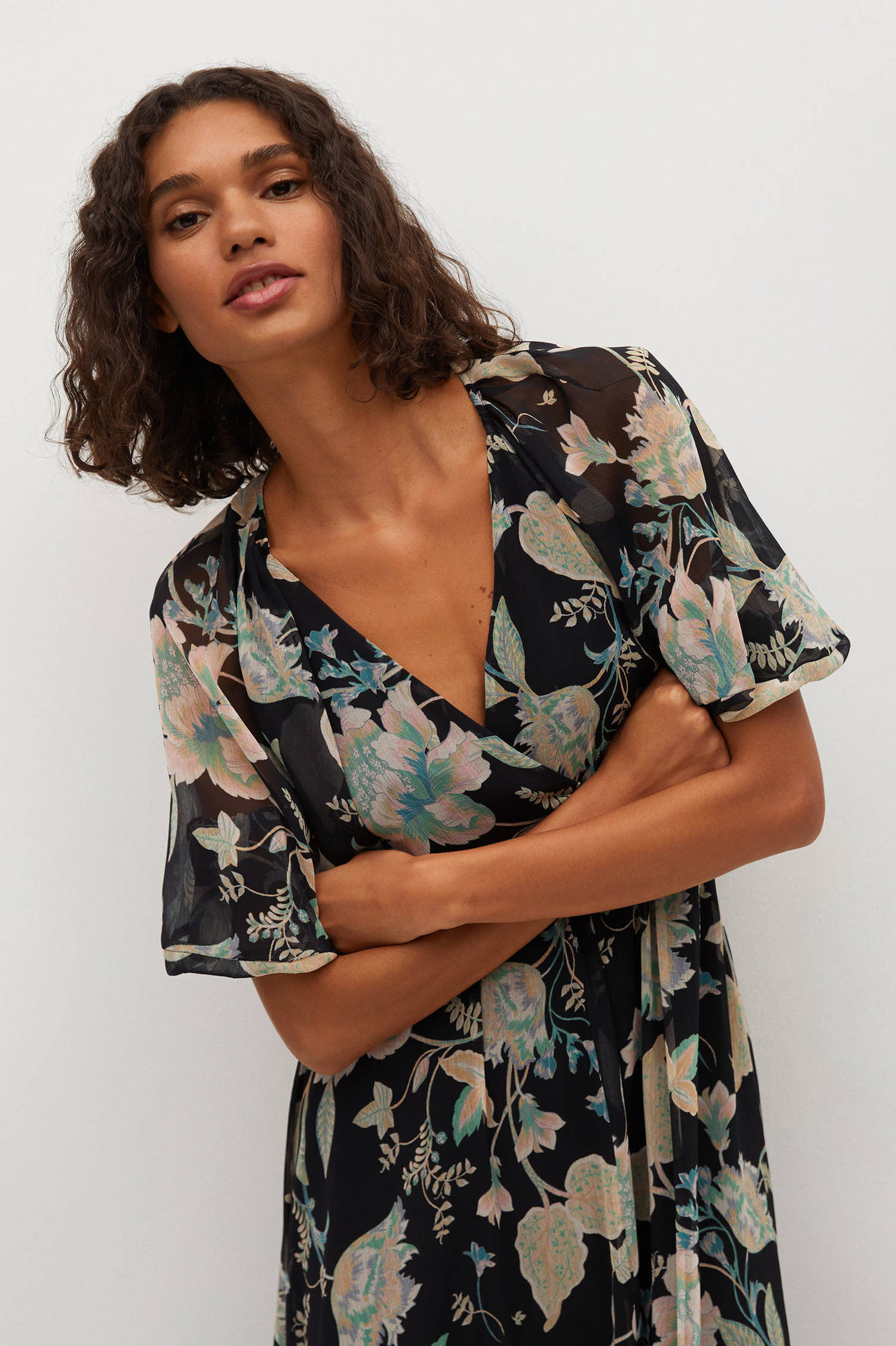 Mango gebloemde semi-transparante jurk zwart/beige/blauw | wehkamp