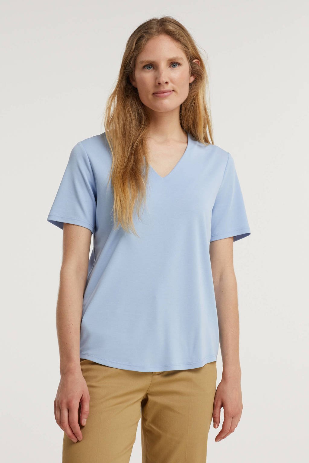 Lichtblauwe dames FREEQUENT T-shirt van modal met korte mouwen en V-hals