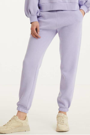 tapered fit sweatpants lila