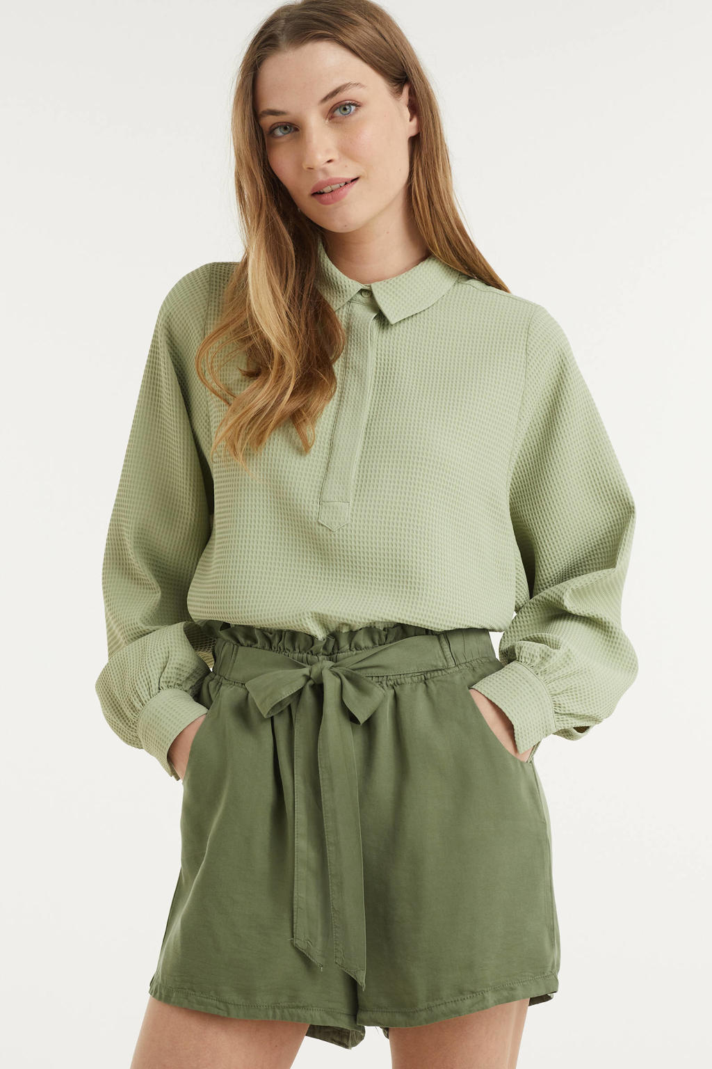 Groene dames Hailys wide leg korte broek Cily van lyocell met regular waist en elastische tailleband