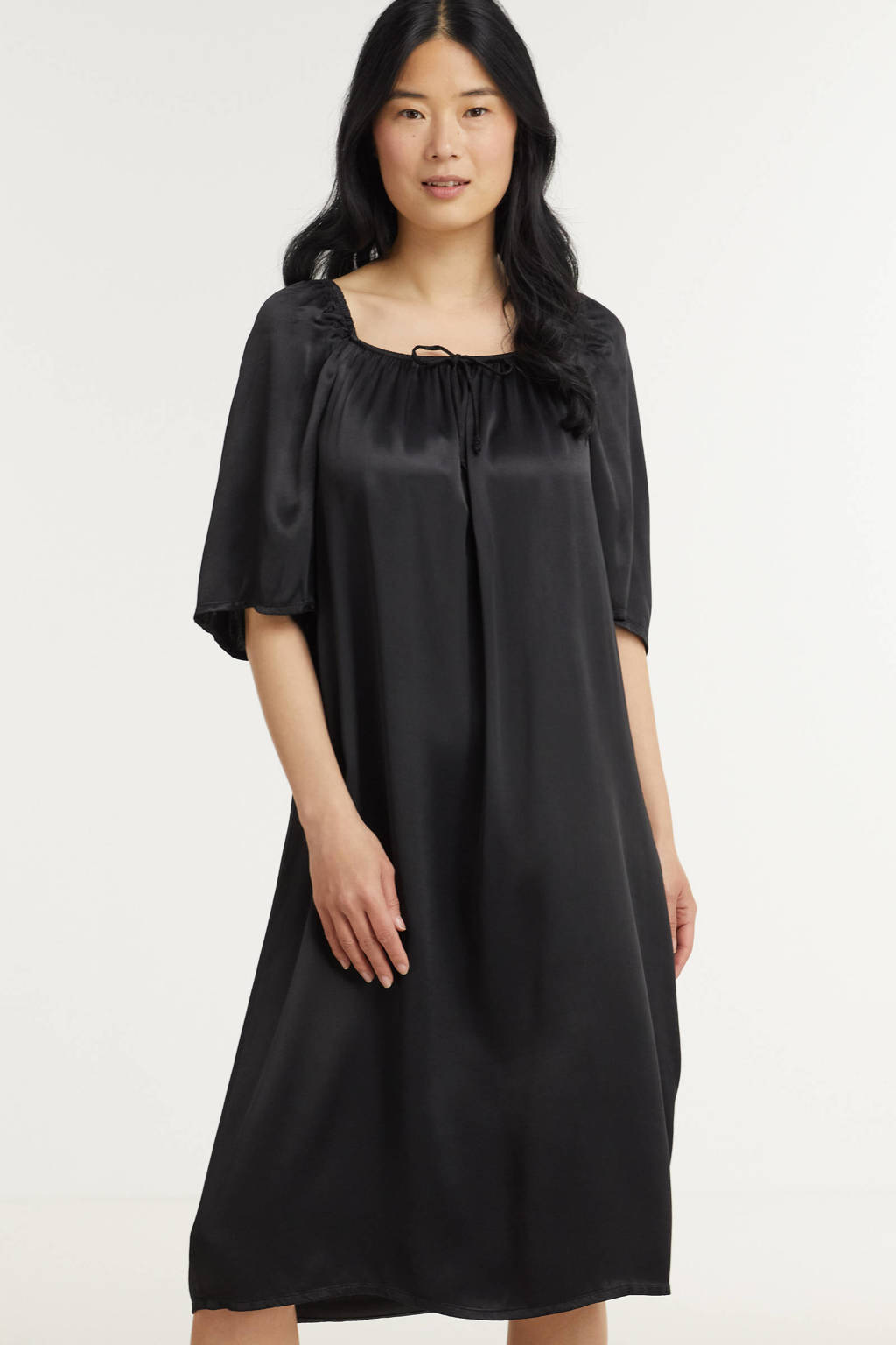 Zwarte dames Transfer jurk van viscose met half lange mouwen, ronde hals en knoopdetail