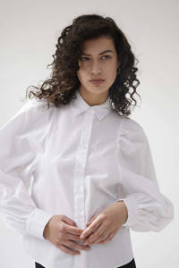 Witte dames Catwalk Junkie blouse Elza van biologisch katoen met lange mouwen, klassieke kraag, knoopsluiting en plooien