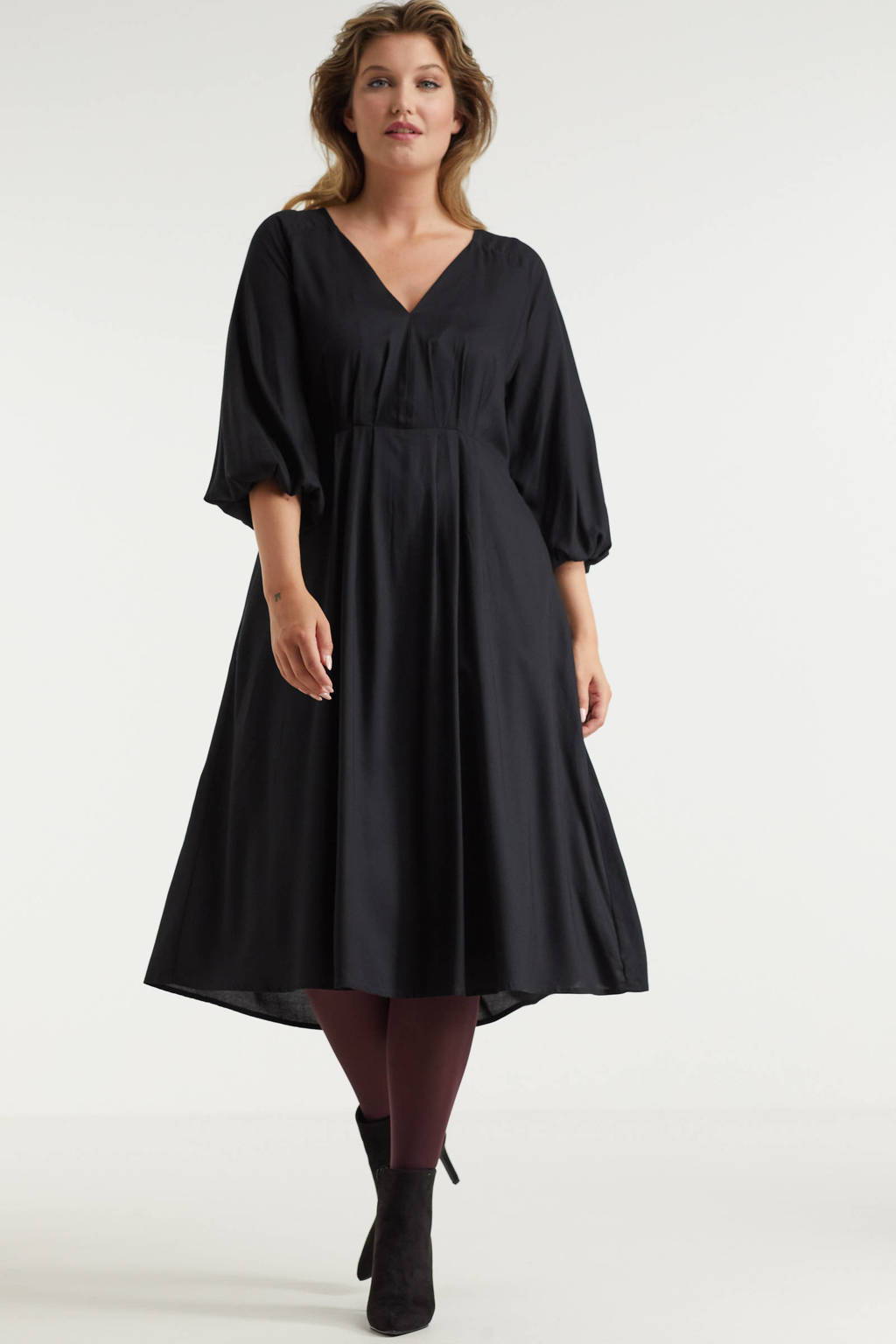 Zwarte dames Miljuschka by Wehkamp jurk van ecovero met driekwart mouwen, V-hals, ritssluiting en plooien