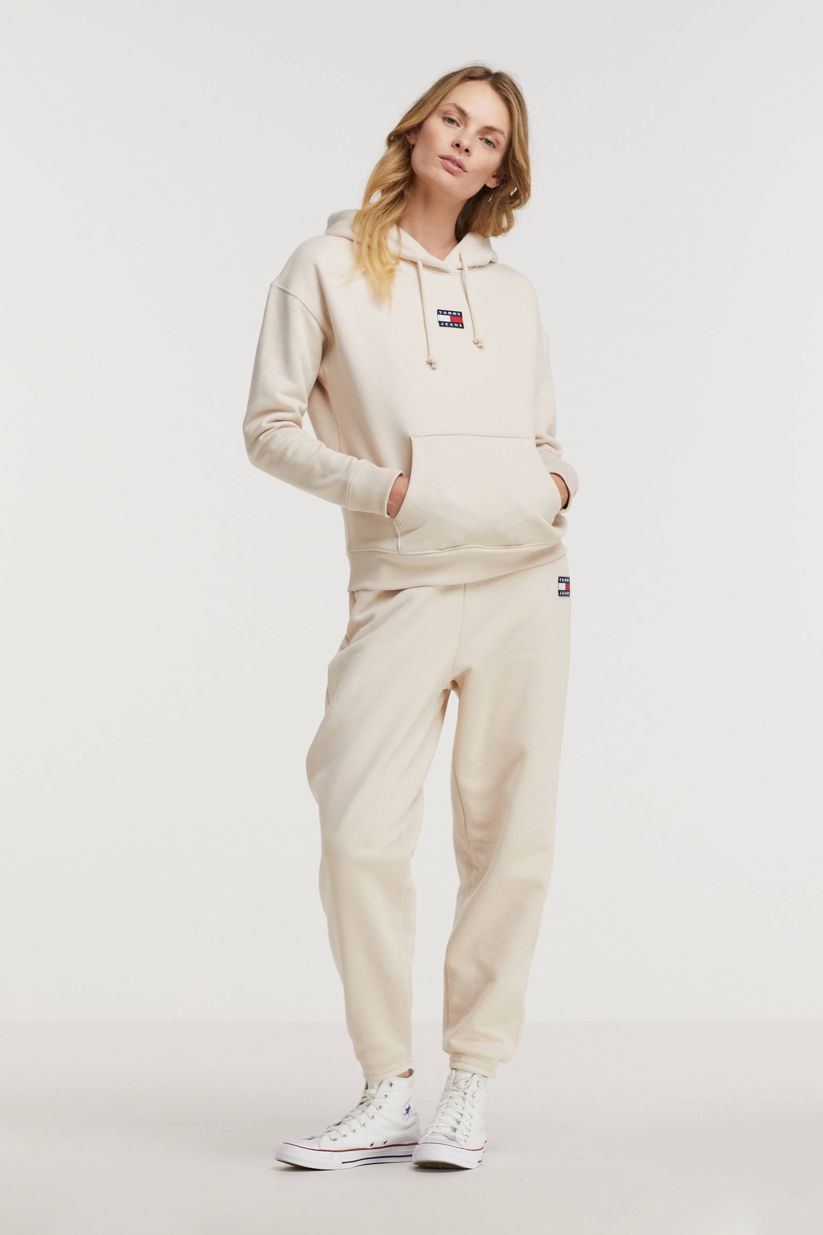 Tommy Jeans high waist straight fit sweatpants van biologisch katoen beige