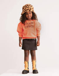 Oranje meisjes Shoeby Jill & Mitch sweater Melon en kraaltjes met tekst print, lange mouwen, ronde hals en elastische boord