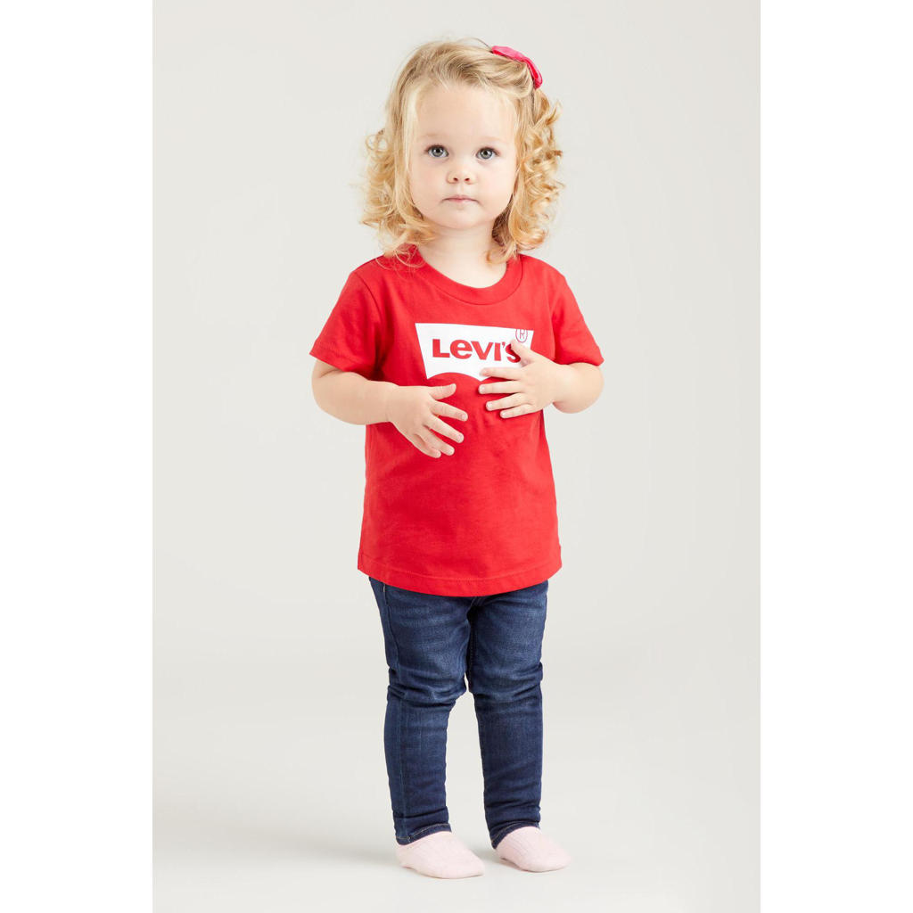 Rode jongens en meisjes Levi's Kids T-shirt Batwing van katoen met logo dessin, korte mouwen en ronde hals