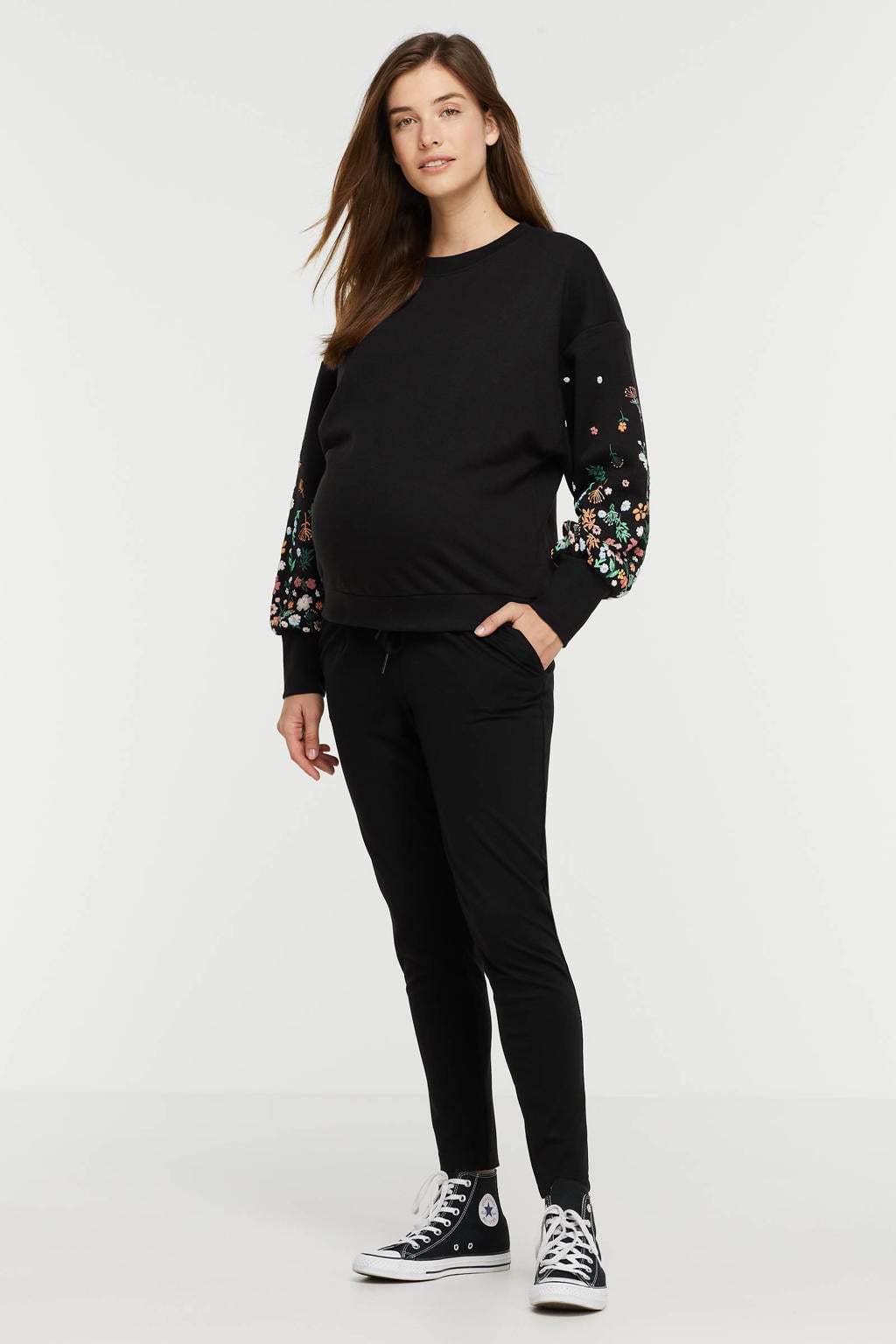 Zwarte dames ONLY MATERNITY low waist loose fit broek van viscose met elastische tailleband met koord en effen