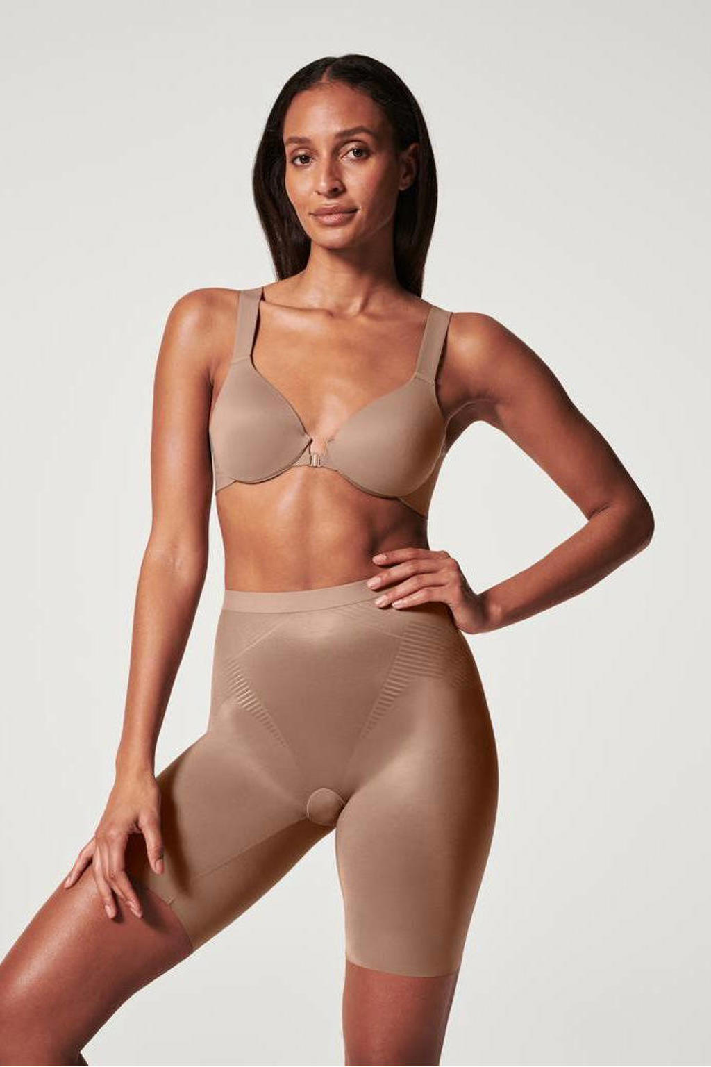 SPANX medium corrigerende Mid-Thigh short donkerbeige