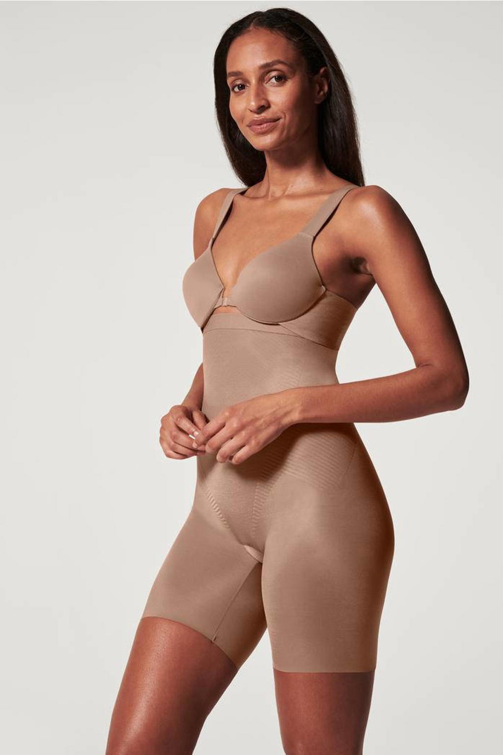 SPANX seamless medium corrigerende High-Waisted Mid-Thigh short donkerbeige