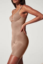 thumbnail: SPANXshape™ Invisible seamless medium corrigerende High-Waisted Mid-Thigh short donkerbeige