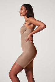 thumbnail: SPANXshape™ Invisible seamless medium corrigerende High-Waisted Mid-Thigh short donkerbeige