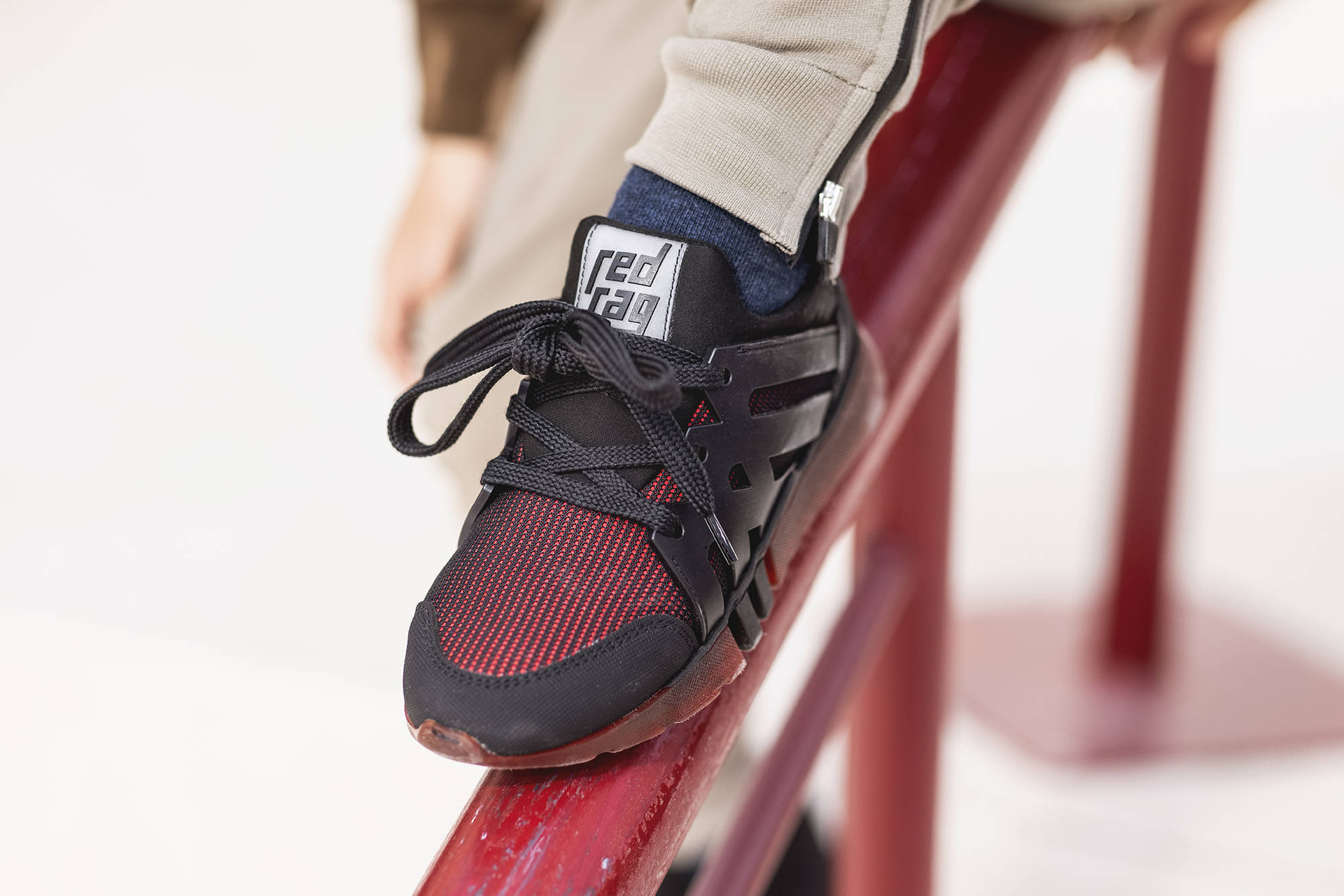 Red Rag 13557 suède sneakers zwart/rood | wehkamp