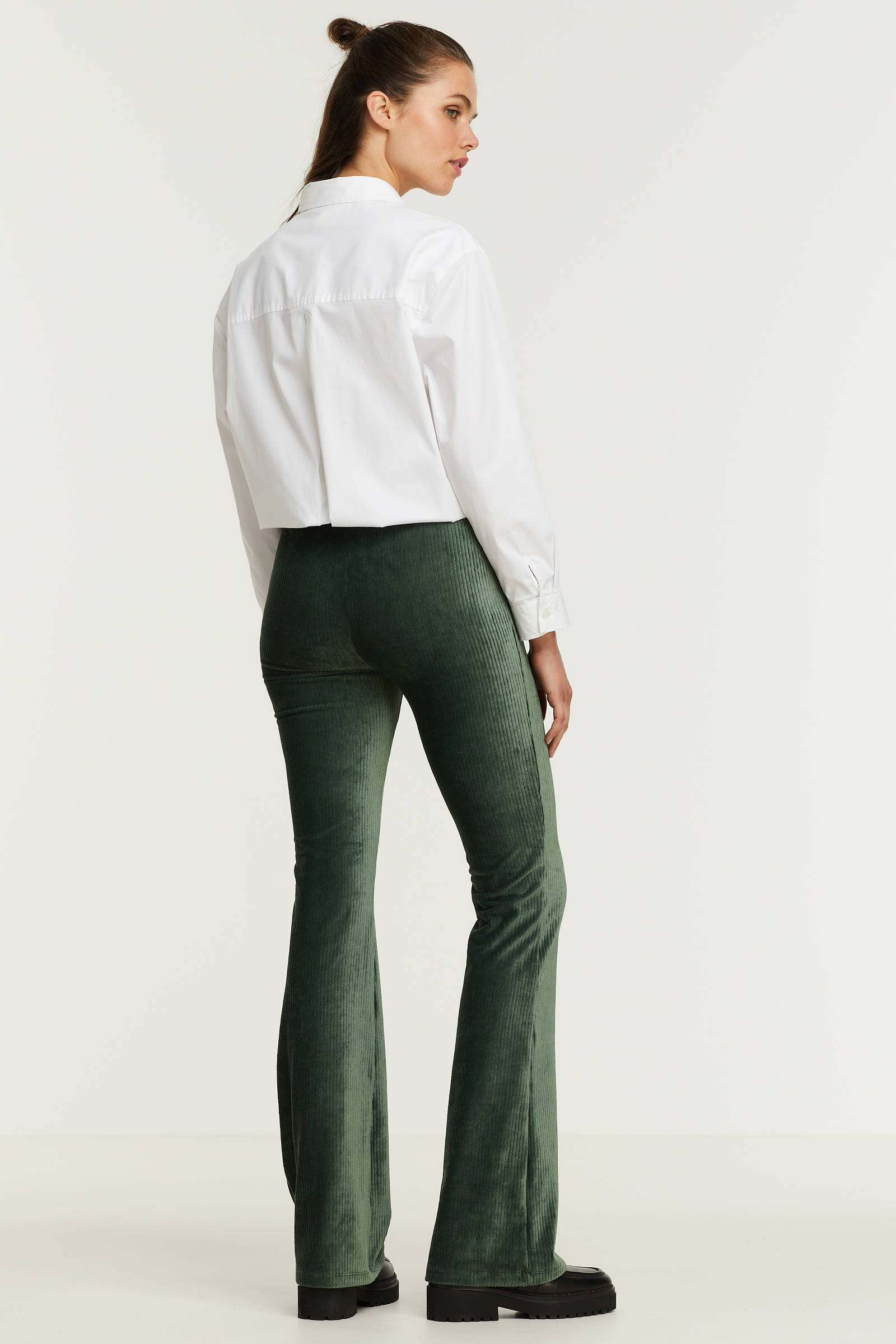 anytime velvet rib flared broek groen | wehkamp