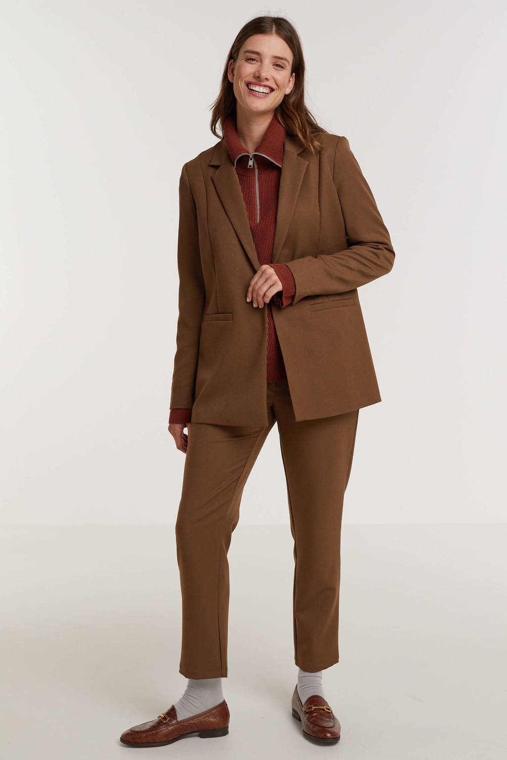 Bruine dames Minimum blazer Tara van polyester met lange mouwen, reverskraag, knoopsluiting en split