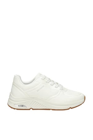 sneakers wit