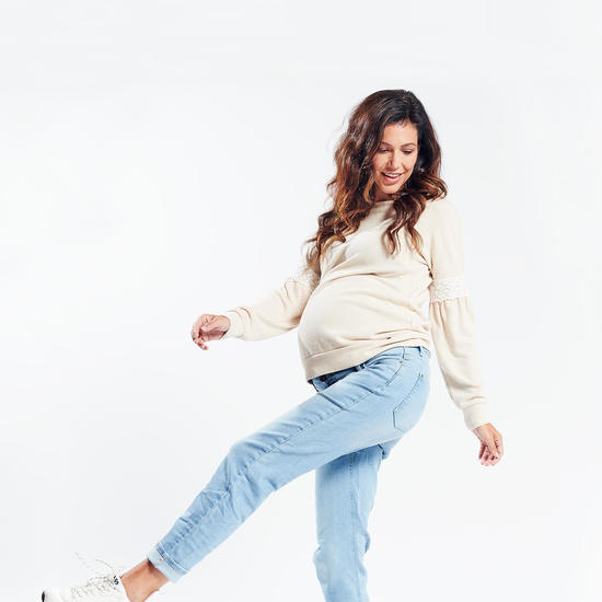 Hoe combineer je zwangerschaps jeans?