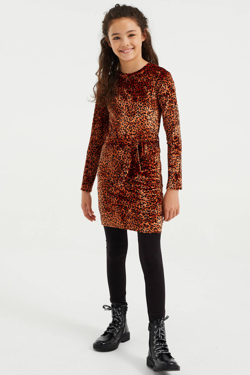 WE Fashion velours jurk met panterprint en ceintuur oranjebruin