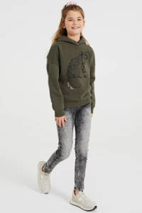 Kakikleurige meisjes WE Fashion hoodie met printopdruk, lange mouwen, capuchon en geribde boorden