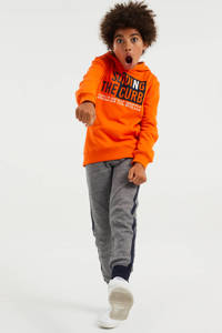 Oranje jongens WE Fashion hoodie met printopdruk, lange mouwen en capuchon