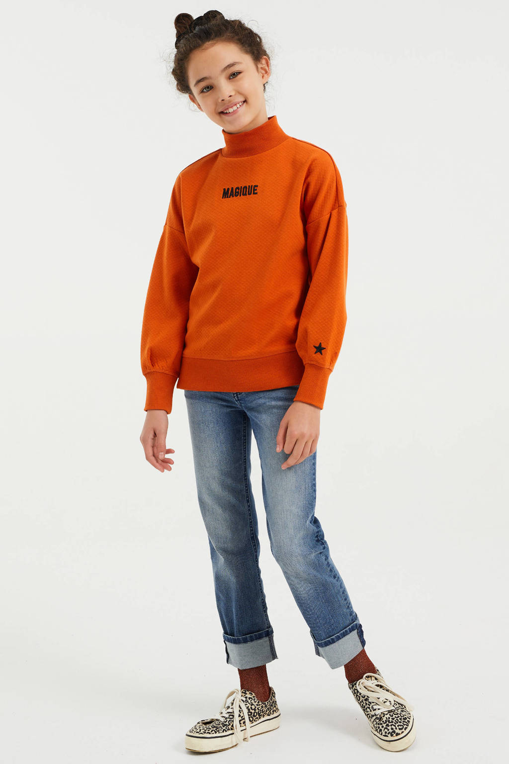 Oranje en zwarte meisjes WE Fashion sweater met tekst print, lange mouwen, col en geribde boorden