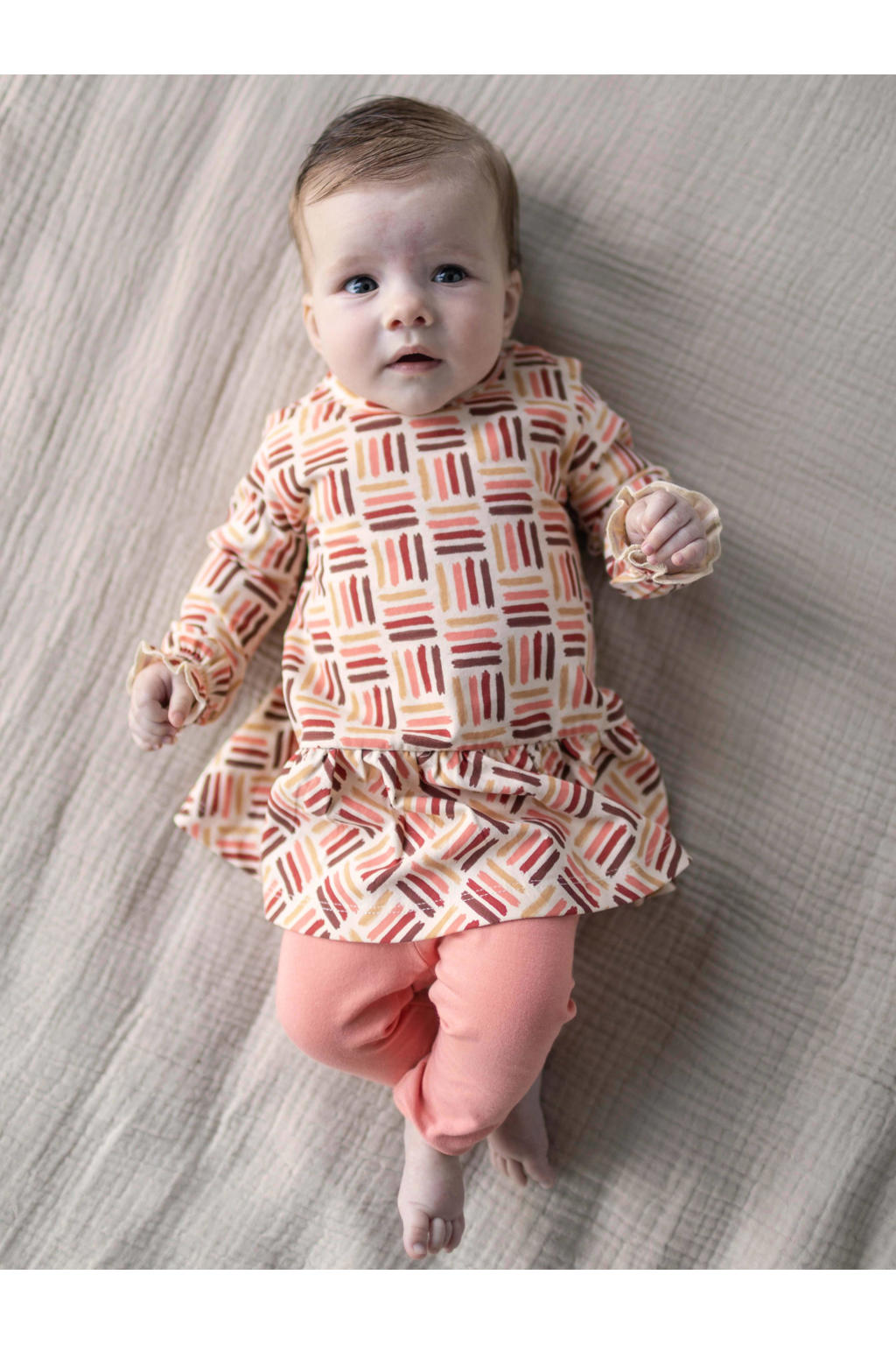 Quapi newborn baby A-lijn jurk Mae met all over print en ruches beige/rood/roze
