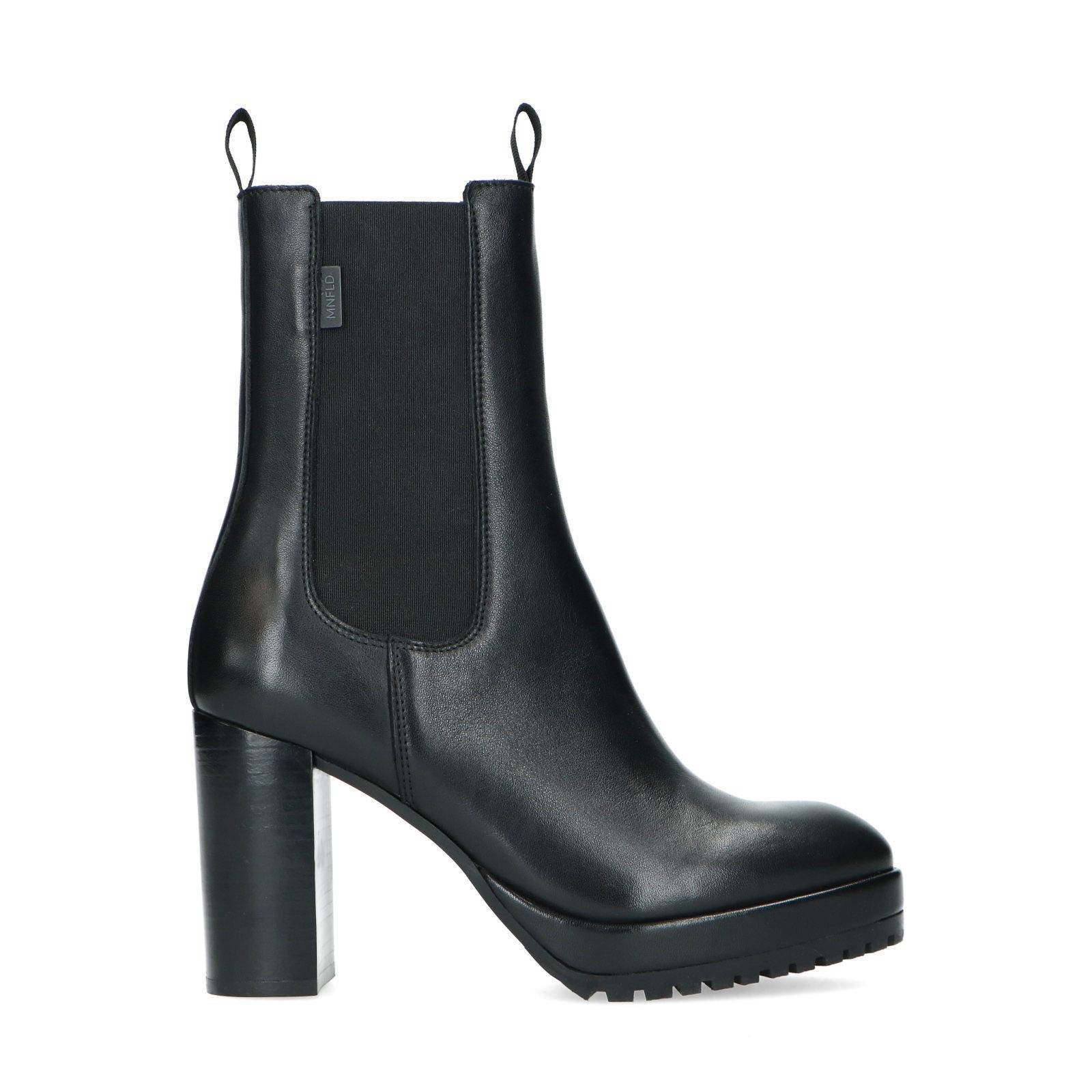 Chelsea boots clearance manfield