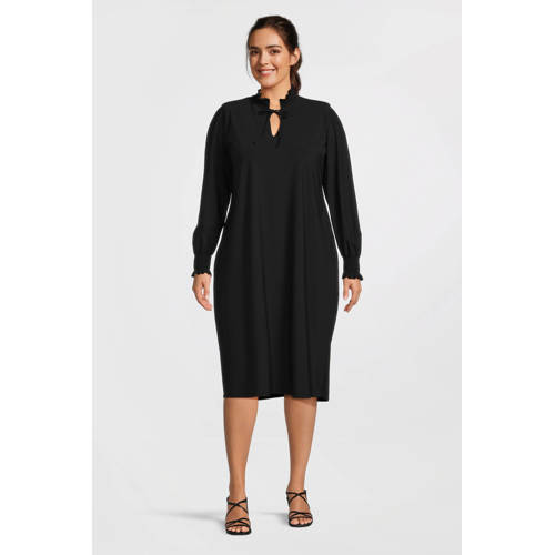 Plus Basics jurk van travelstof zwart afbeelding