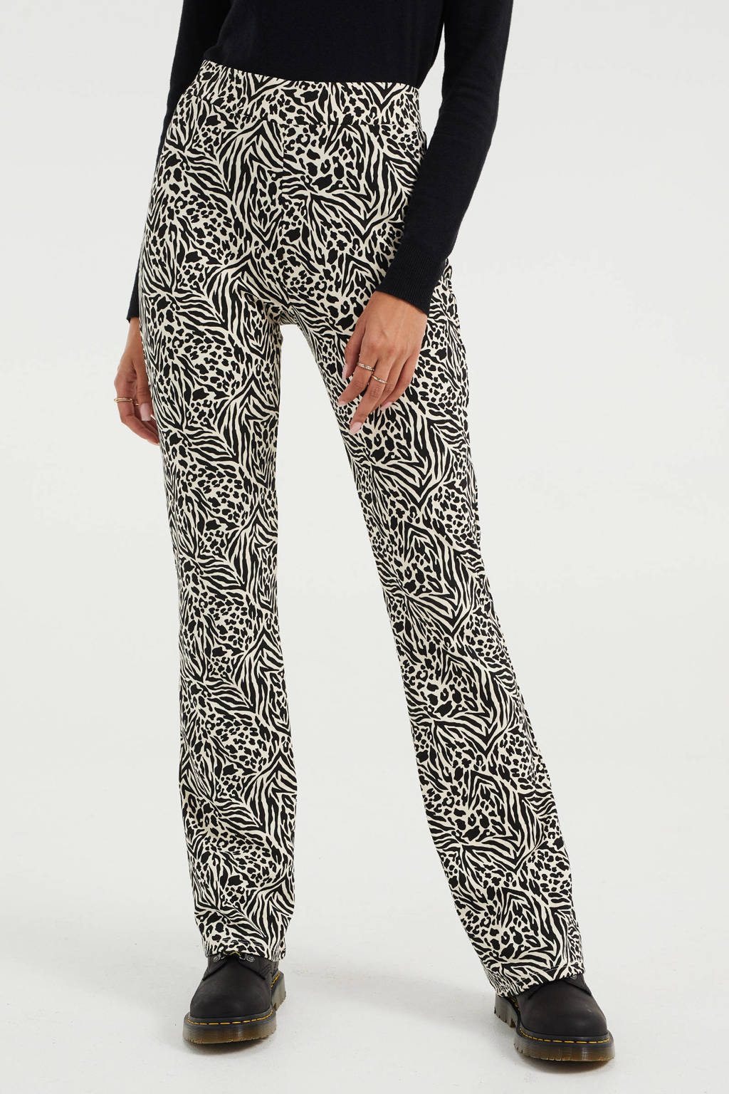 leiderschap munt Gasvormig WE Fashion flared broek met zebraprint wit/zwart | wehkamp