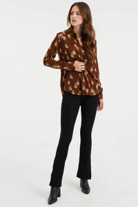 Bruin en zwarte dames WE Fashion blouse van viscose met dierenprint, lange mouwen, klassieke kraag en knoopsluiting