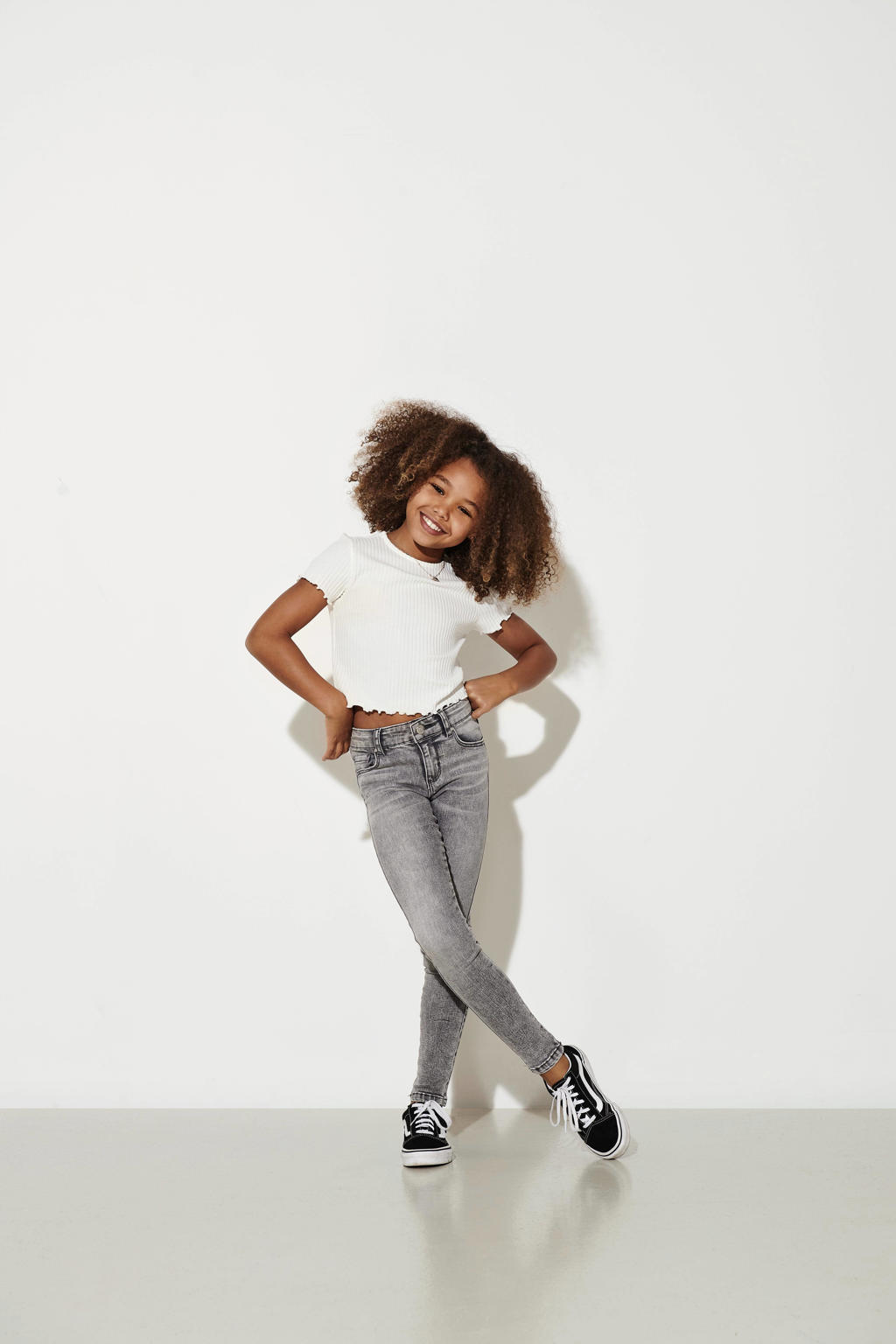 Witte meisjes KIDS ONLY GIRL T-shirt van polyester met effen, korte mouwen, ronde hals en ruches