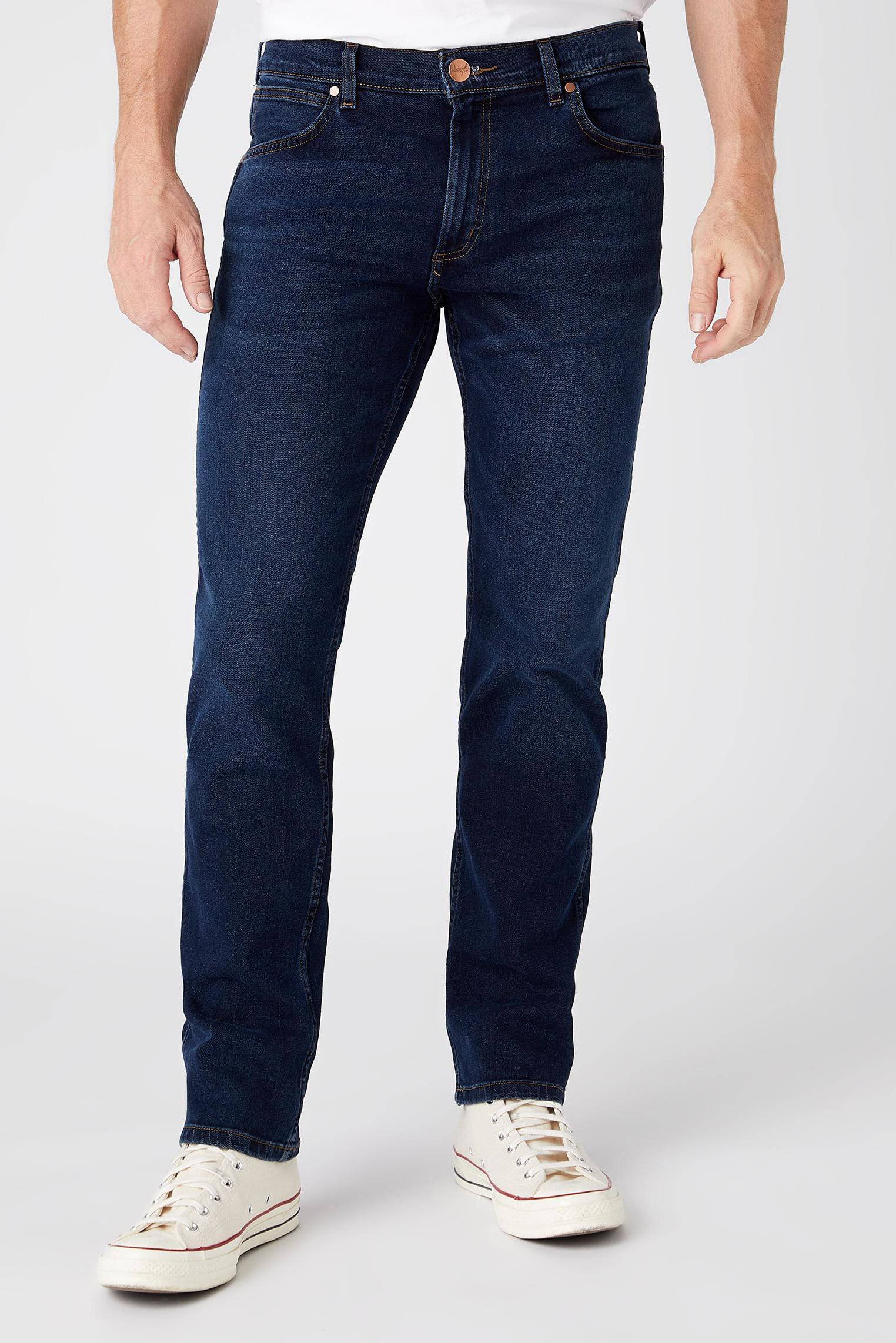 wrangler classic fit jeans