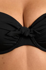 thumbnail: BEACHWAVE voorgevormde beugel bikinitop met strik zwart