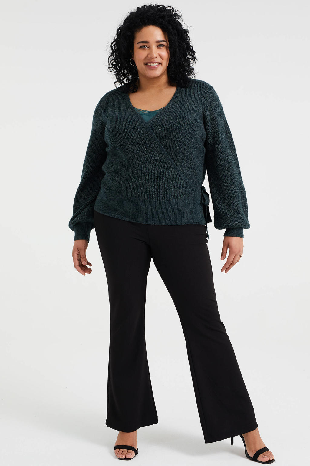 Zwarte dames WE Fashion Curve flared broek van polyester met regular waist en elastische tailleband