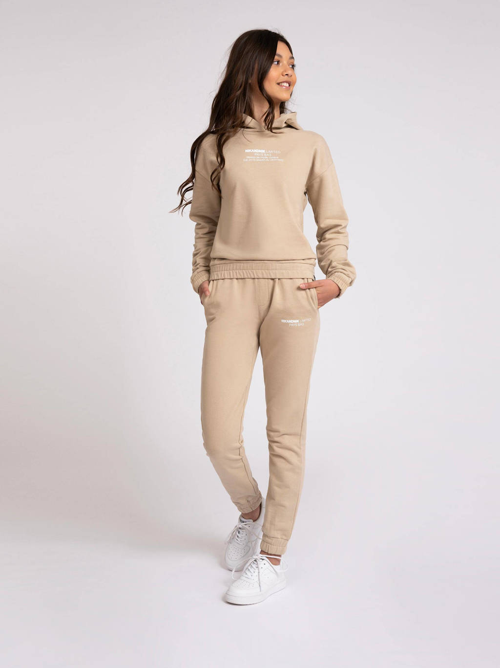 Beige meisjes NIK&NIK hoodie Limited van duurzame sweatstof met logo dessin, lange mouwen en capuchon