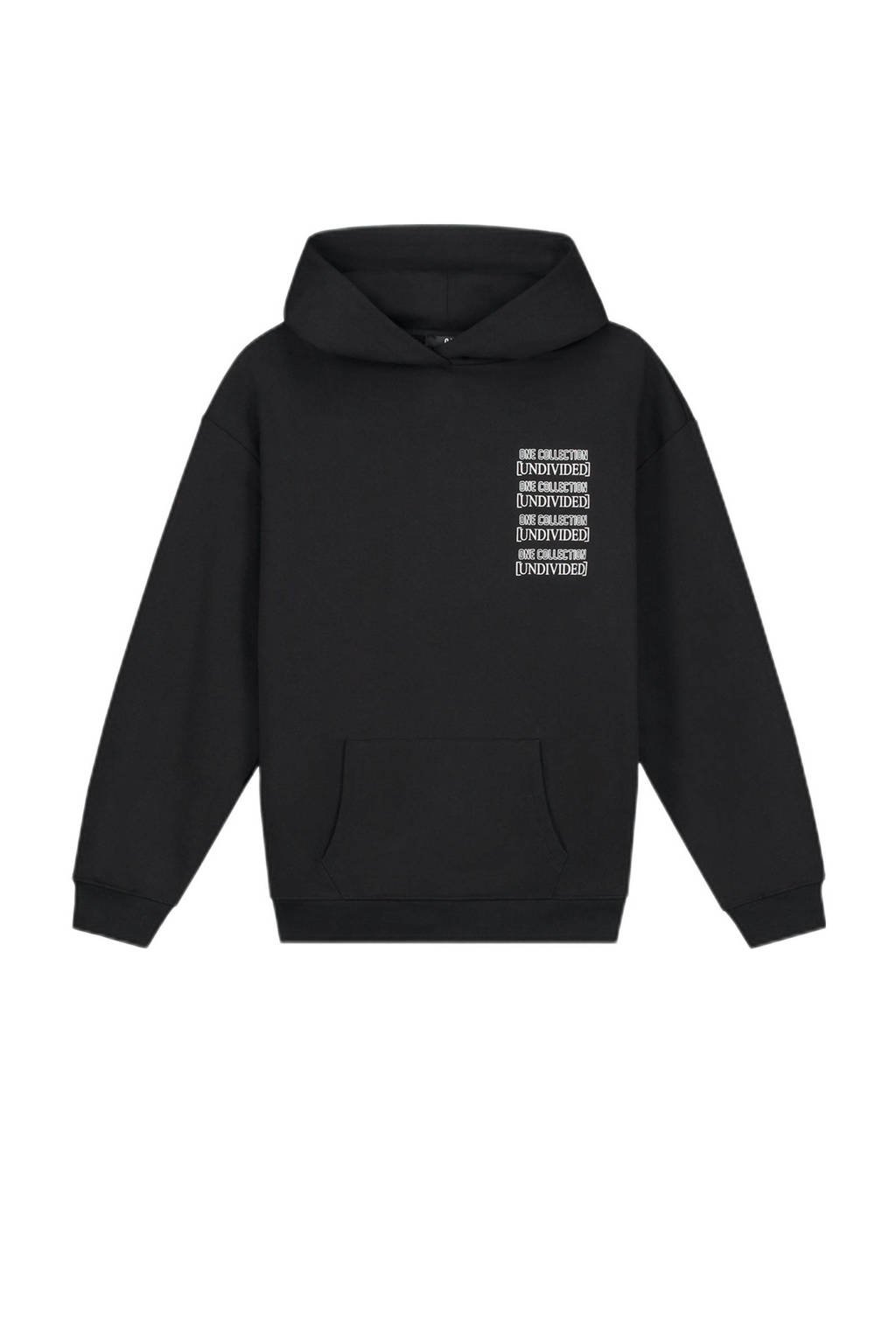 Zwarte jongens en meisjes NIK&NIK unisex hoodie Marly One van duurzame sweatstof met backprint en lange mouwen