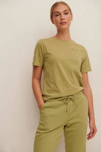 Groene dames NA-KD T-shirt van katoen met korte mouwen en ronde hals