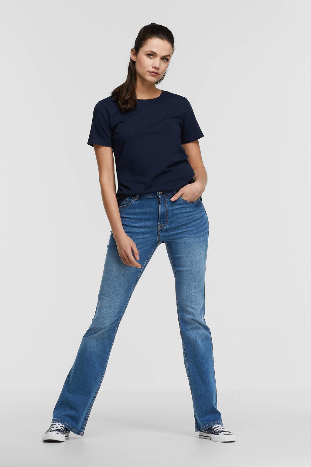Medium blue denim dames anytime flared jeans van denim met high waist en rits- en knoopsluiting