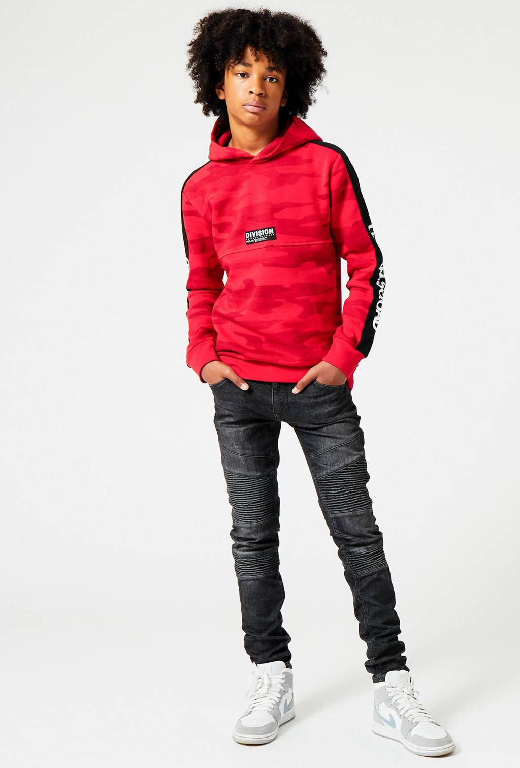 Rode jongens CoolCat Junior hoodie van sweat materiaal met camouflageprint, lange mouwen, capuchon en contrast bies