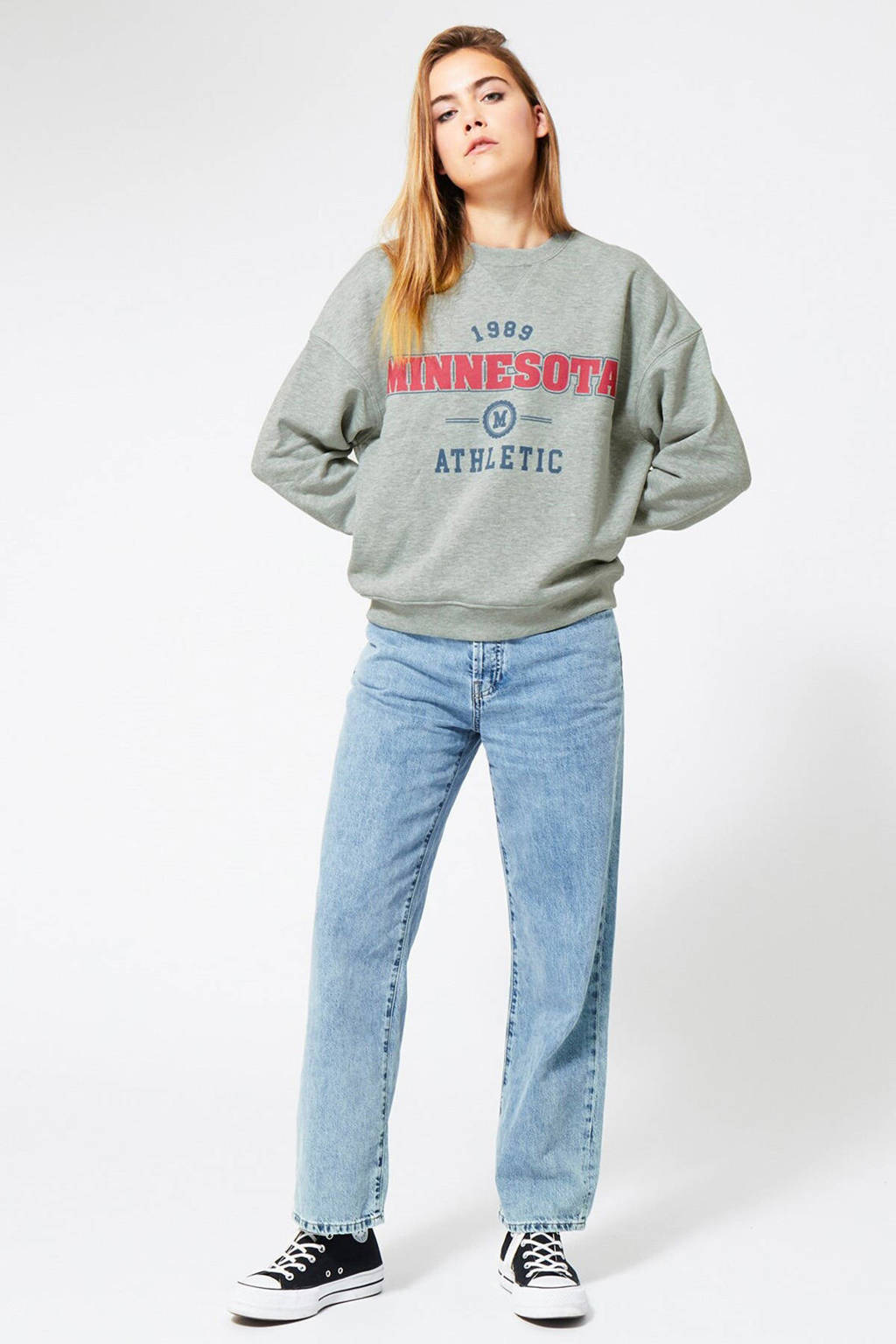 Grijze dames America Today sweater Sue mid grey melange van katoen met tekst print, lange mouwen, ronde hals en elastische boord
