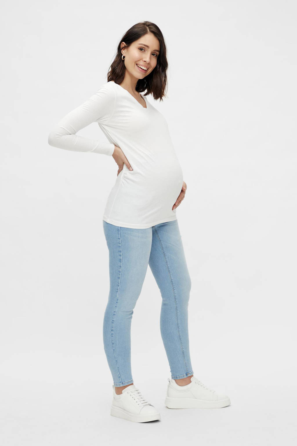Lichtblauwe dames MAMALICIOUS slim fit zwangerschapsjeans van duurzaam stretchdenim met regular waist