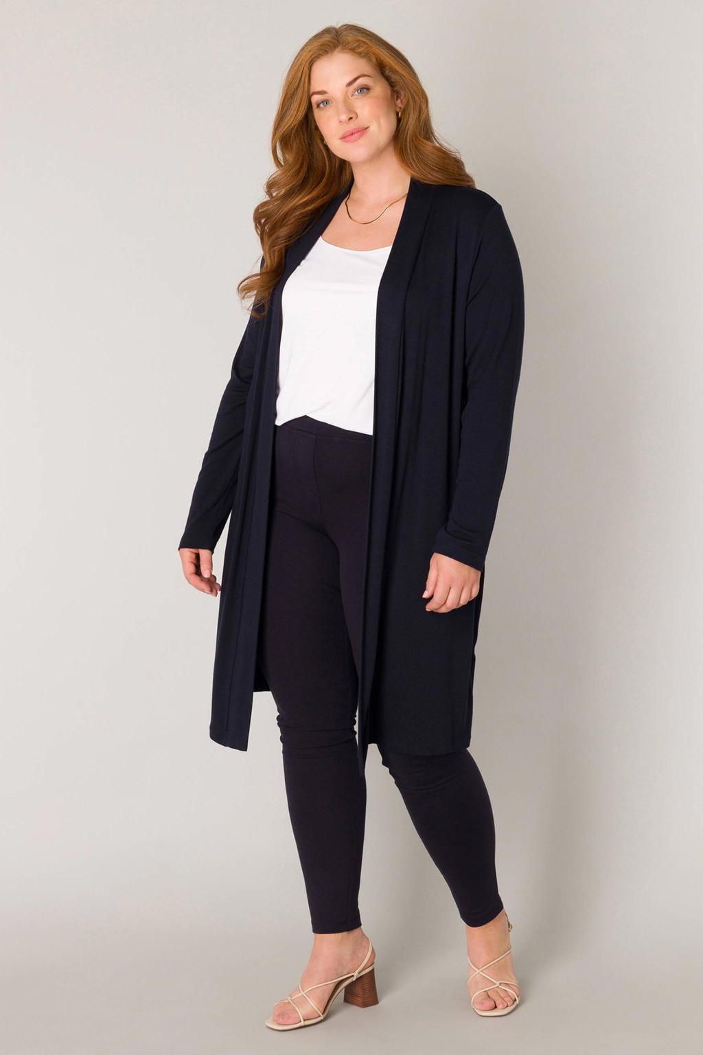 Base Level Curvy fijngebreid vest Ayla Long donkerblauw