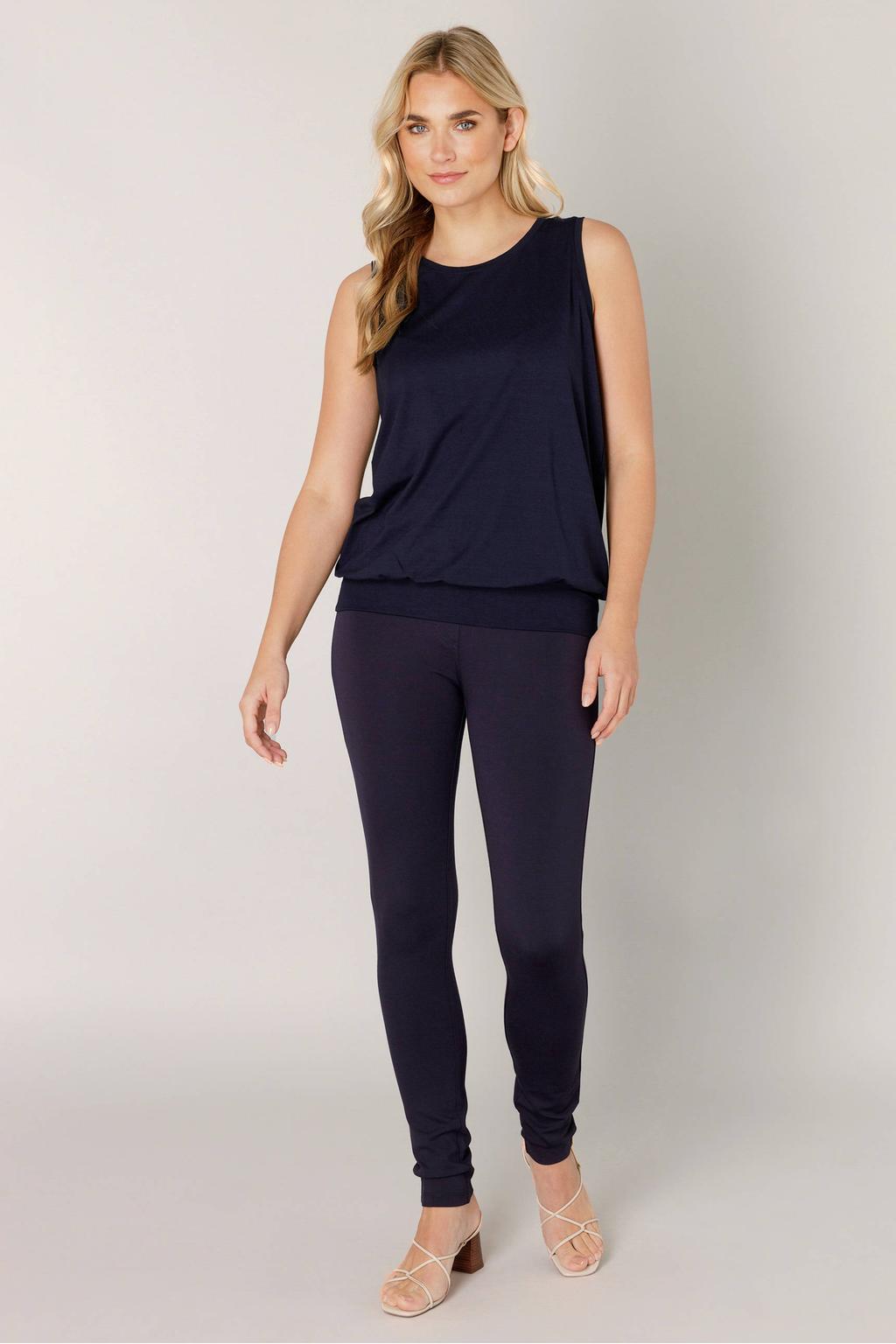 Base Level top Yasmin donkerblauw