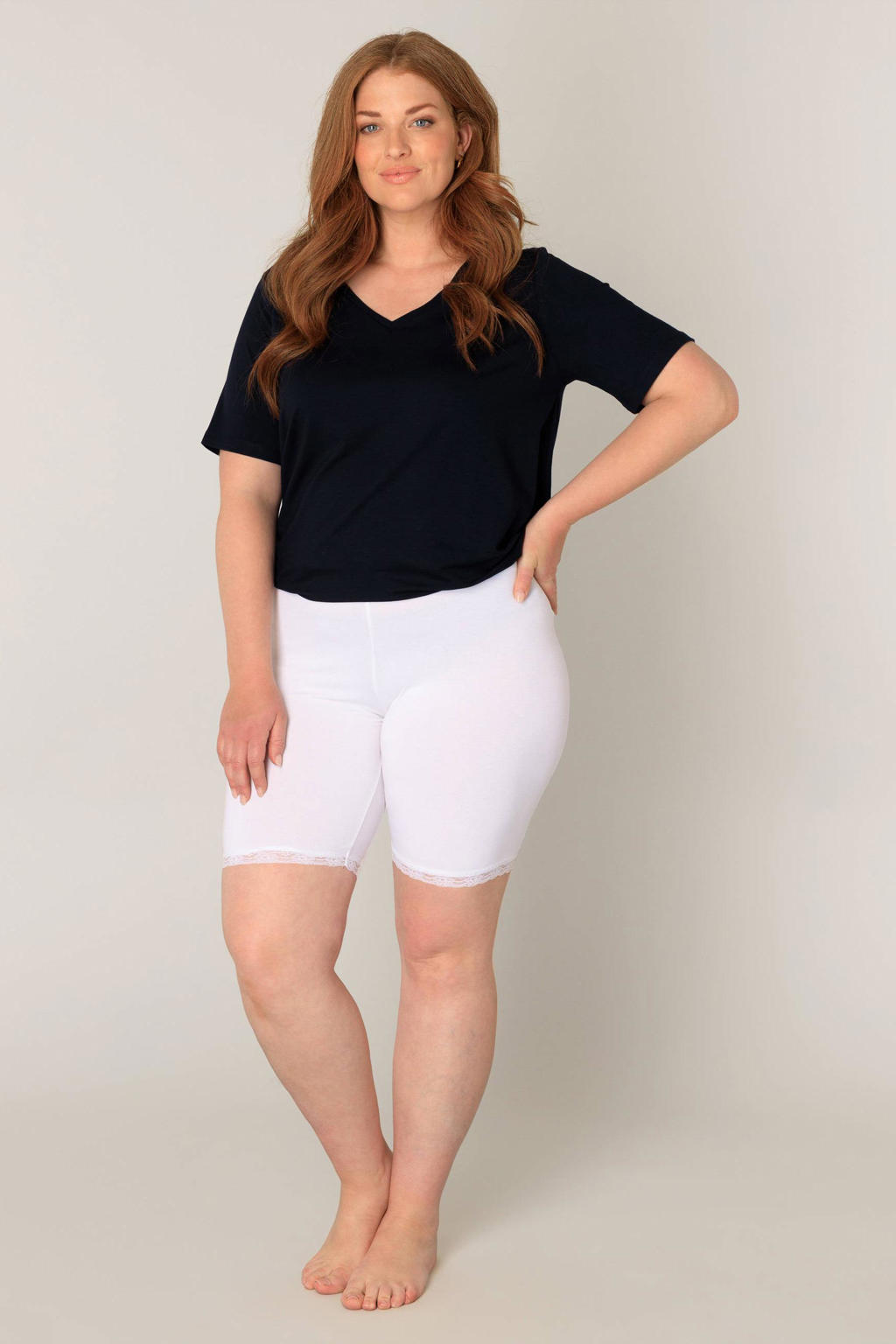 Base Level Curvy basis korte legging Ava wit