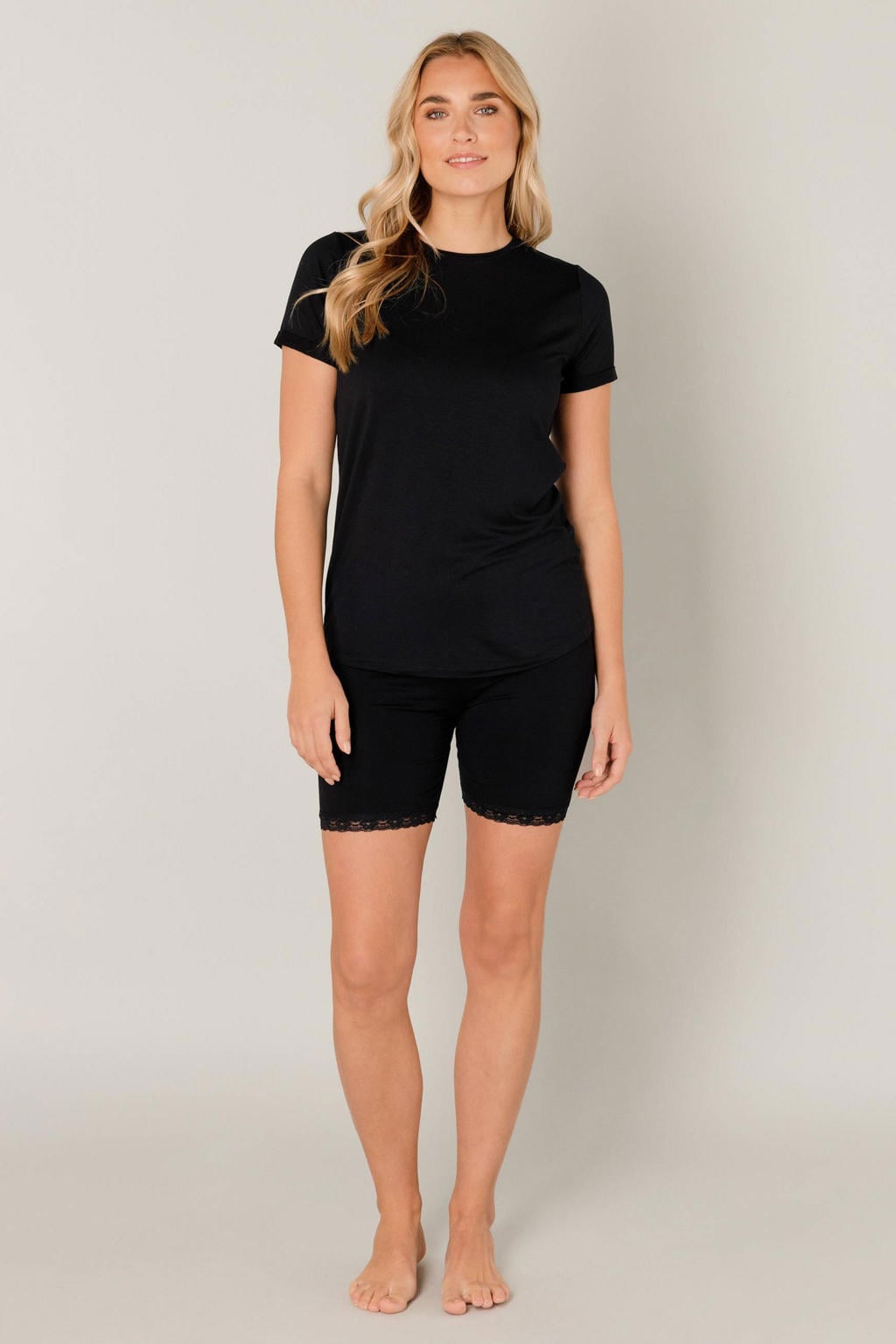 Base Level cycling short Keilani zwart