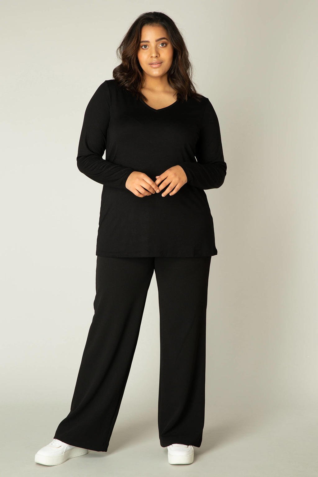 Zwarte dames Base Level Curvy longsleeve Alize met effen, lange mouwen en V-hals
