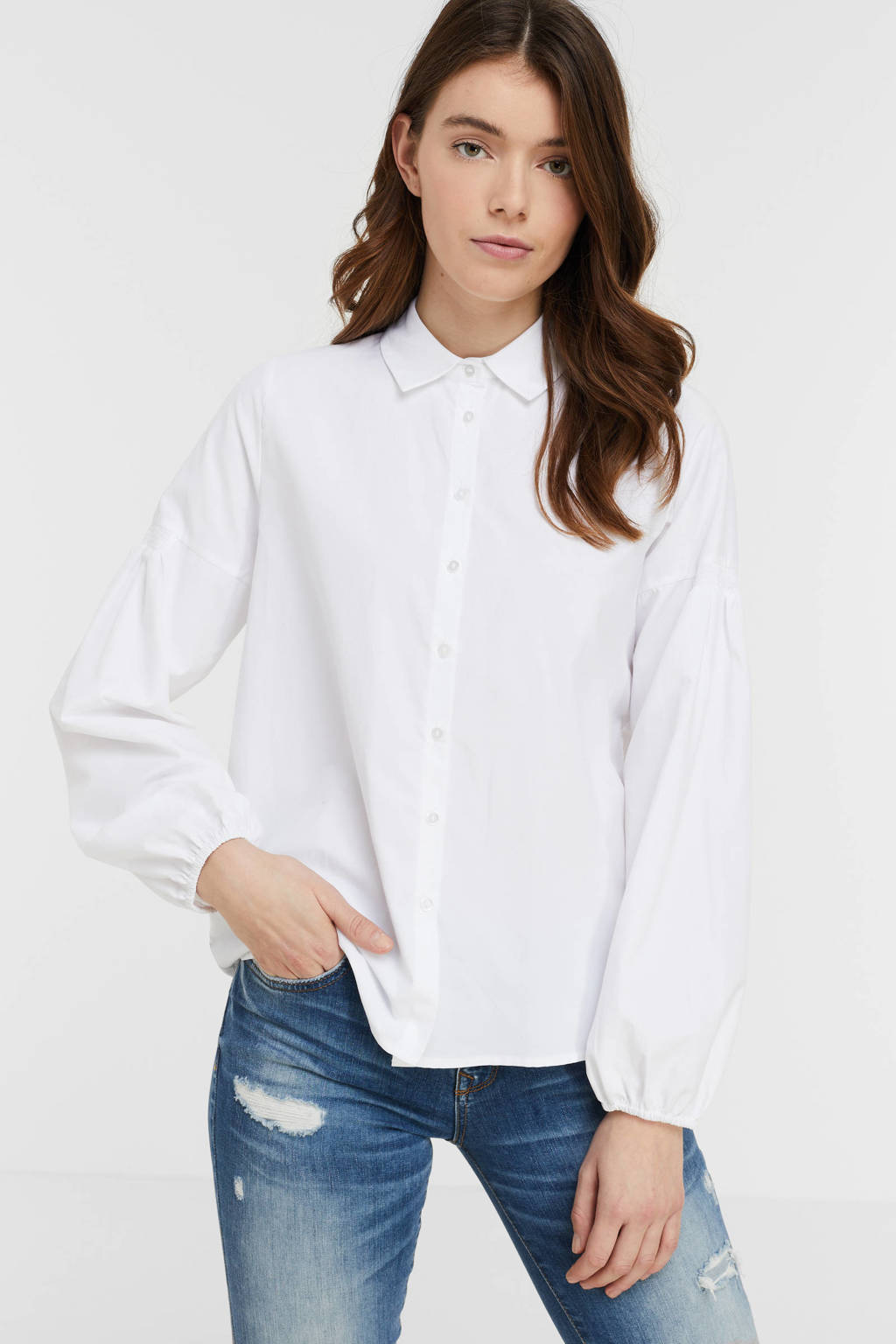 Witte dames Soyaconcept blouse Netti 11 van gerecycled polyester met lange mouwen, klassieke kraag, knoopsluiting en ballonmouwen