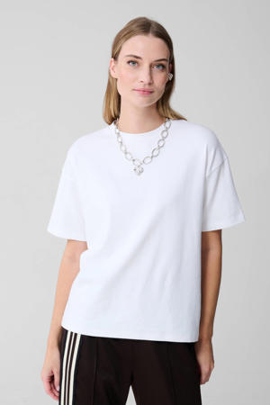 oversized T-shirt wit