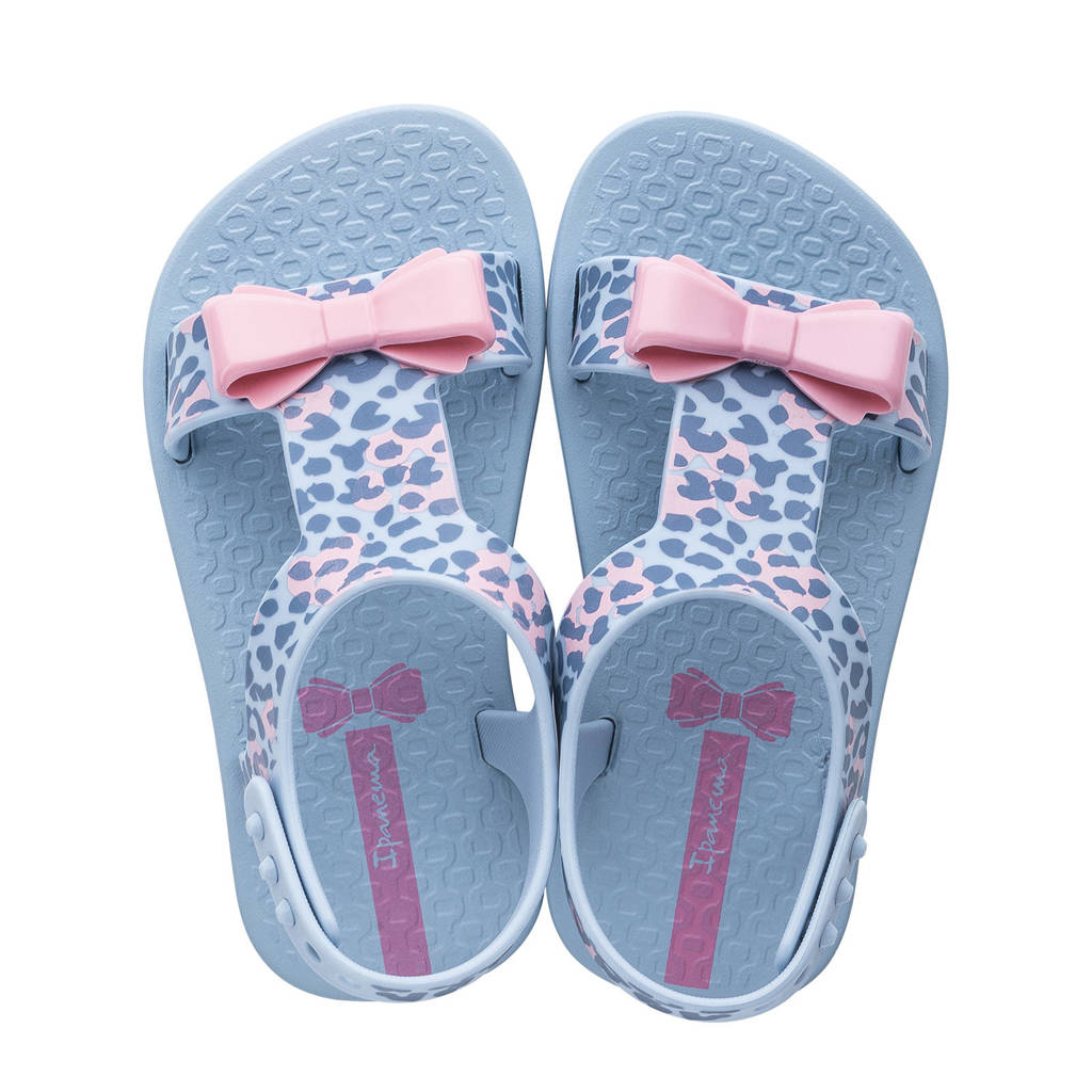 Blauw en roze meisjes Ipanema Dreams Baby sandalen van duurzaam gerecycled materiaal met drukknoop en dierenprint