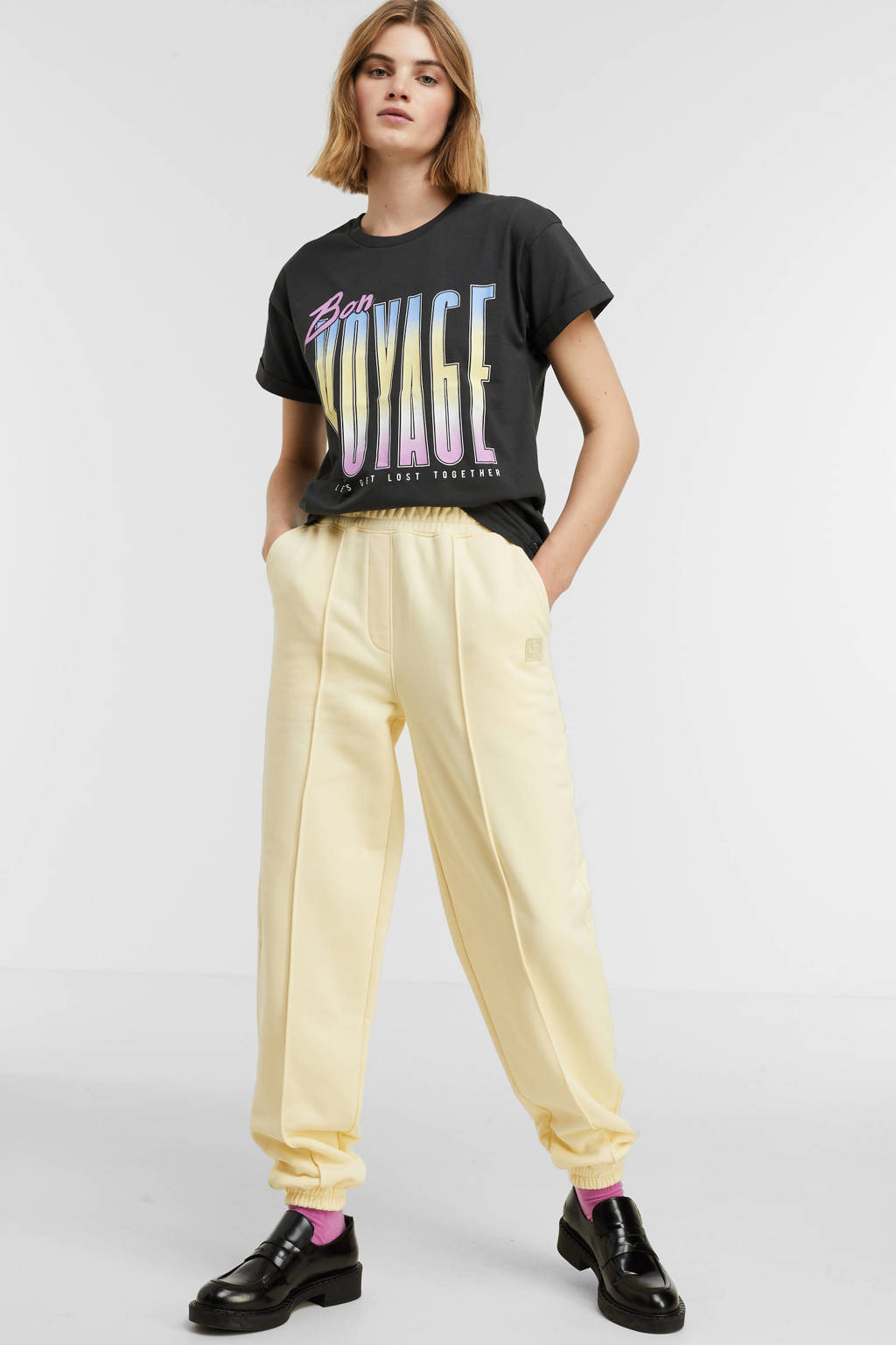 Antraciete dames Colourful Rebel T-shirt van duurzaam katoen met printopdruk, korte mouwen en ronde hals