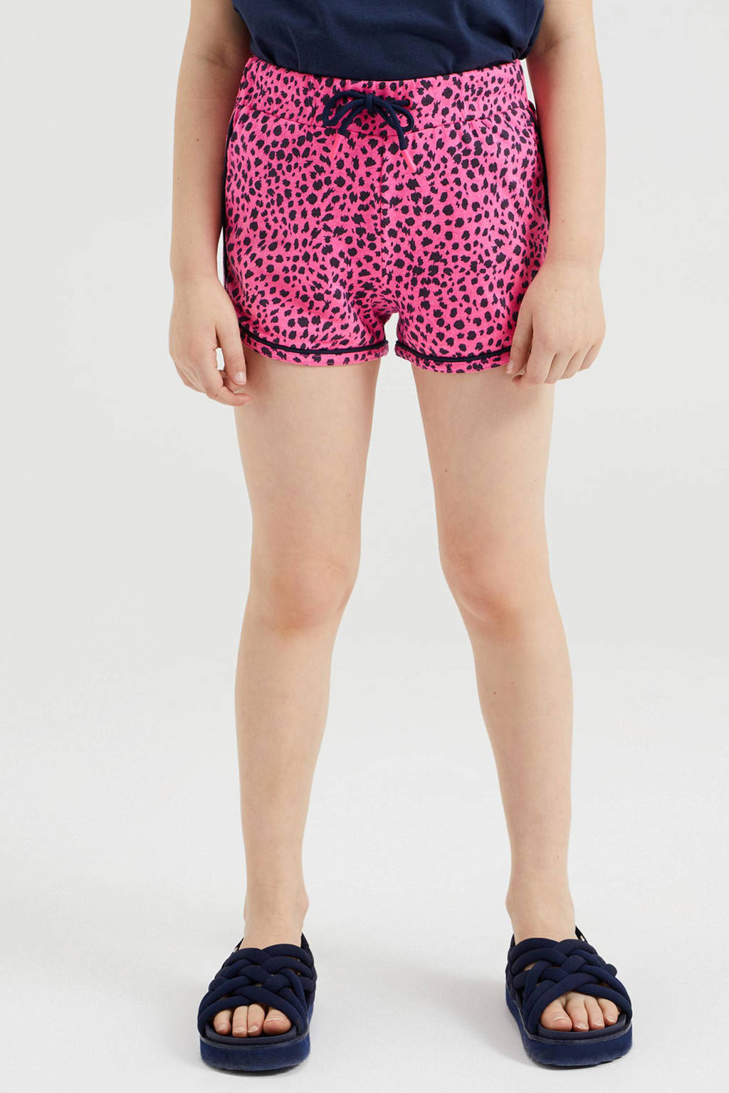 WE Fashion slim fit short met dierenprint roze/zwart